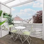 Central Top Floor Apartment